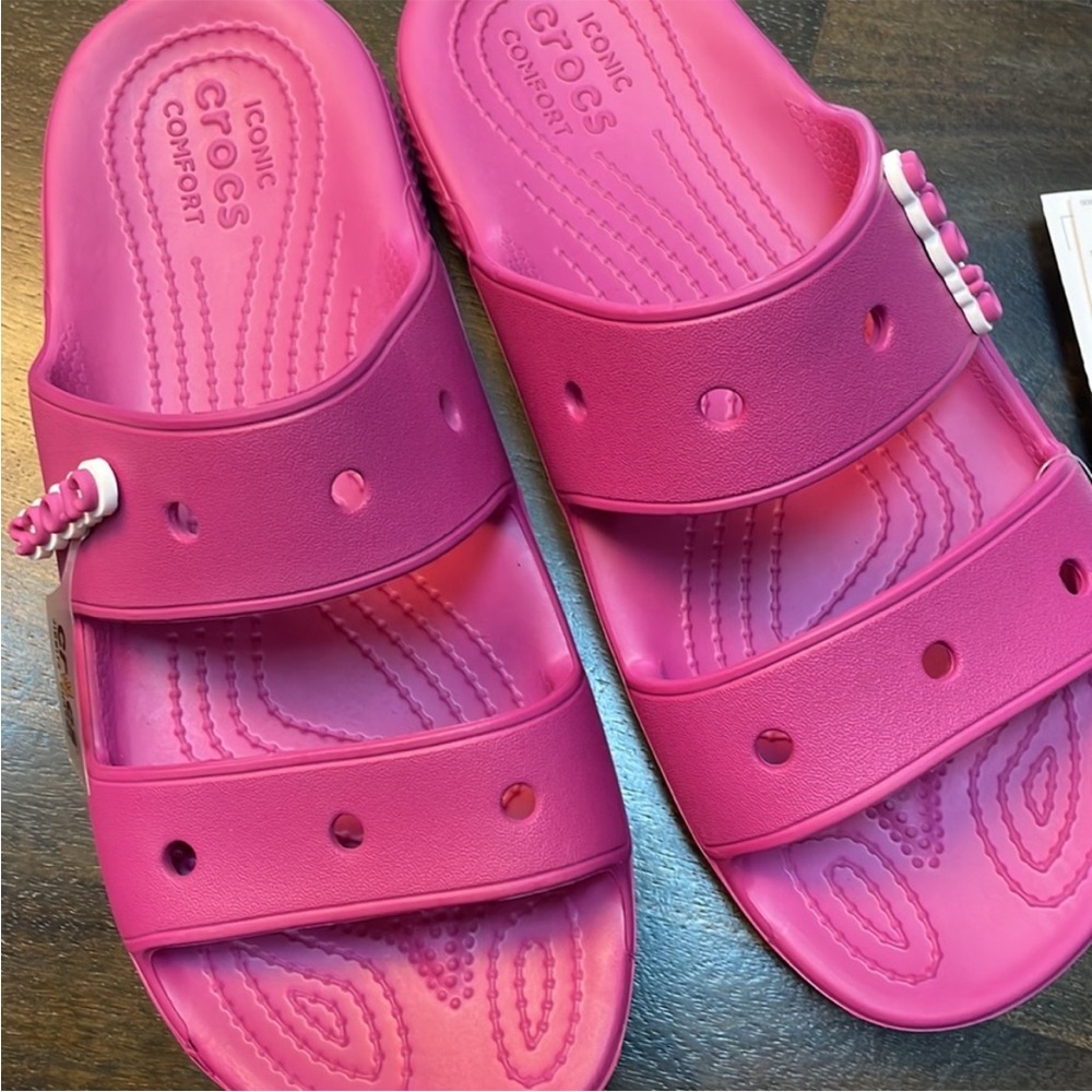 NWT! Crocs Fuchsia Fun Classic Sandals. Women’s Size 9. Includes 2 Charms. - Picture 12 of 16